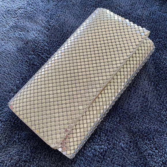 Handbags - 💥PRICE⬇️
 Silver Clutch - Metal Design -